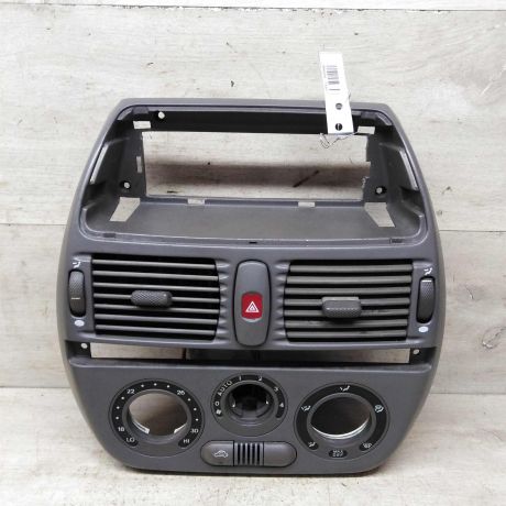 deflektor-obduva-salona-centralnyi-fiat-marea-art-86532-big-0