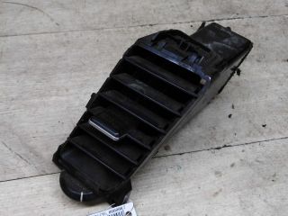 deflektor-obduva-salona-centralnyi-pravyi-nissan-primera-p12-art-87375