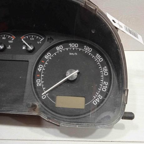 panel-priborov-shhitok-skoda-octavia-tour-art-87840-big-3