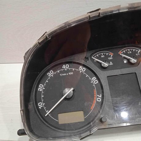 panel-priborov-shhitok-skoda-octavia-tour-art-87840-big-2