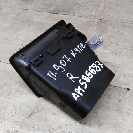 deflektor-obduva-salona-pravyi-peugeot-307-art-88166-big-2