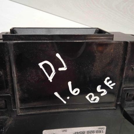 panel-priborov-shhitok-volkswagen-jetta-5-art-88223-big-5