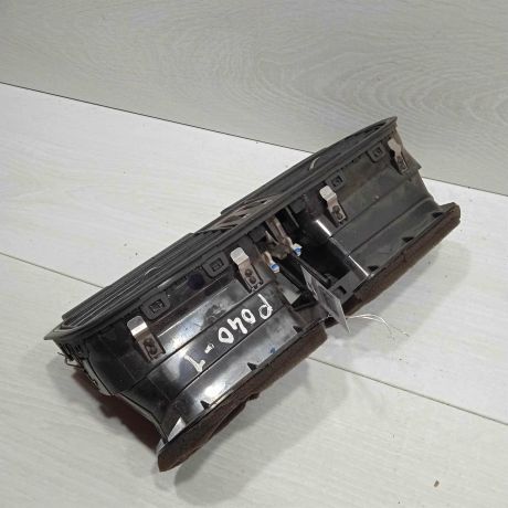 deflektor-obduva-salona-centralnyi-volkswagen-polo-5-art-88238-big-3