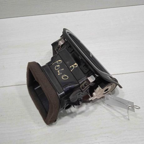 deflektor-obduva-salona-pravyi-volkswagen-polo-5-art-88262-big-3