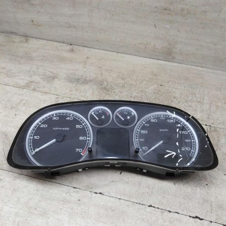 panel-priborov-shhitok-peugeot-307-defekt-stekla-art-88491-big-2