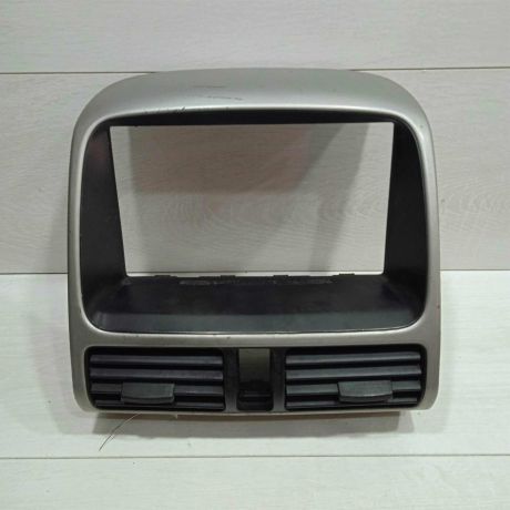 ramka-magnitoly-deflektor-obduva-salona-centralnyi-honda-cr-v-ii-art-88499-big-0