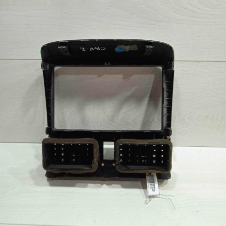 ramka-magnitoly-deflektor-obduva-salona-centralnyi-honda-cr-v-ii-art-88499-big-3