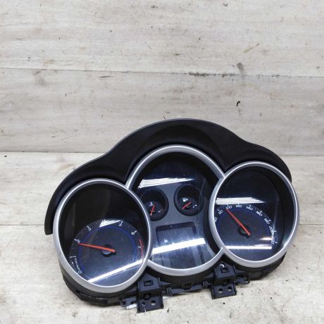 panel-priborov-shhitok-chevrolet-cruze-art-89124-big-1