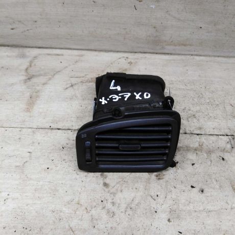 deflektor-obduva-salona-levyi-hyundai-elantra-iii-art-89686-big-0