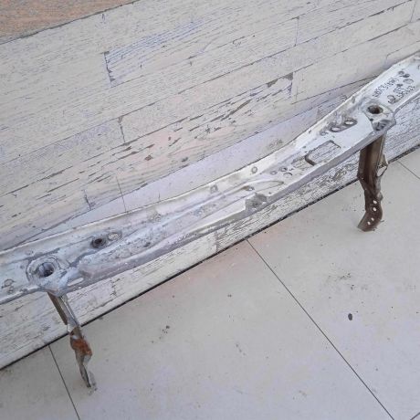 peredniaia-panel-televizora-audi-100-c3-art-90922-big-5