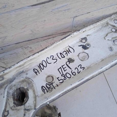 peredniaia-panel-televizora-audi-100-c3-art-90922-big-4