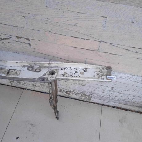 peredniaia-panel-televizora-audi-100-c3-art-90922-big-1