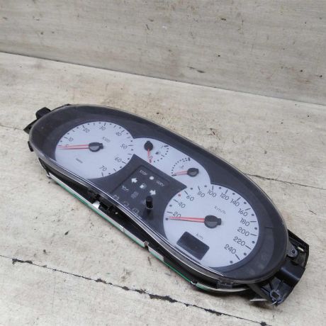 panel-priborov-shhitok-renault-clio-ii-art-91851-big-4