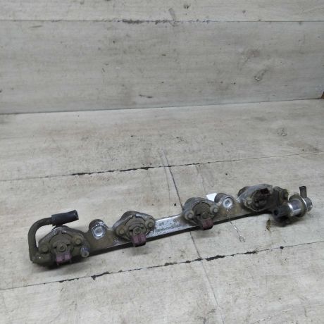 rampa-forsunocnaia-c-forsunkami-ford-galaxy-art-92175-big-4